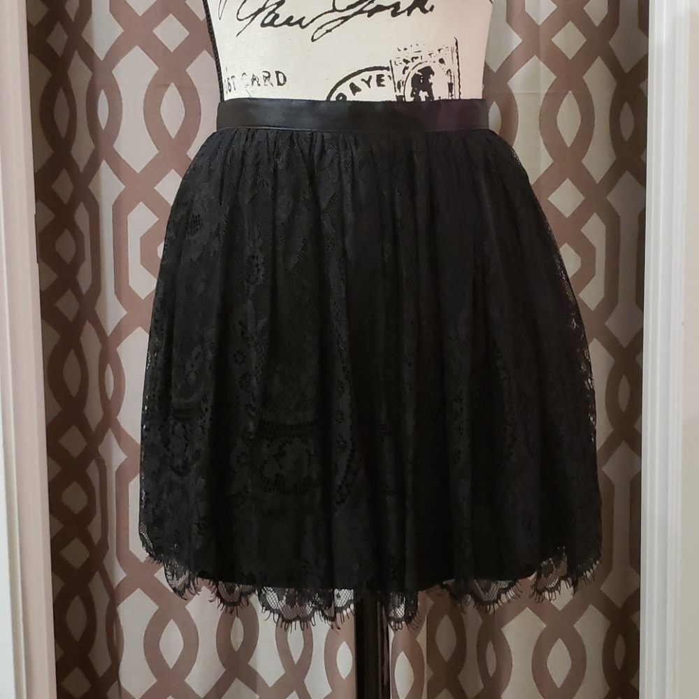 H&M High Waist Lace Skater Skirt